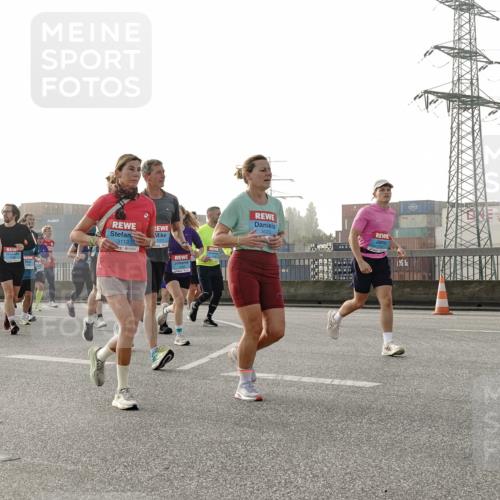 03.10.2026 - Köhlbrandbrückenlauf Michael Burmester http://msf.ph/oto/10766485 03.10.2026 09:22:02 Position 3 3112, 1311, 3023 meine-sportfotos.de