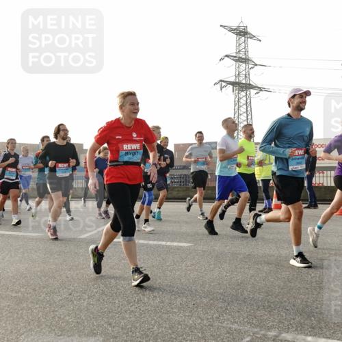 03.10.2026 - Köhlbrandbrückenlauf Michael Burmester http://msf.ph/oto/10766497 03.10.2026 09:22:04 Position 3 1511, 3, 3668 meine-sportfotos.de