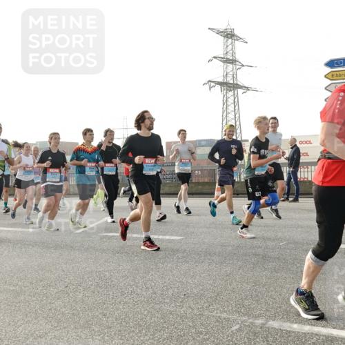 03.10.2026 - Köhlbrandbrückenlauf Michael Burmester http://msf.ph/oto/10766504 03.10.2026 09:22:05 Position 3 2038, 17, 7, 15, 82 meine-sportfotos.de