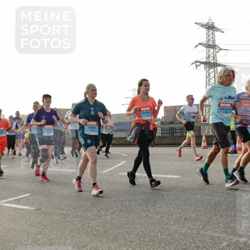 03.10.2026 - Köhlbrandbrückenlauf Michael Burmester http://msf.ph/oto/10766531 03.10.2026 09:22:09 Position 3 1375 meine-sportfotos.de
