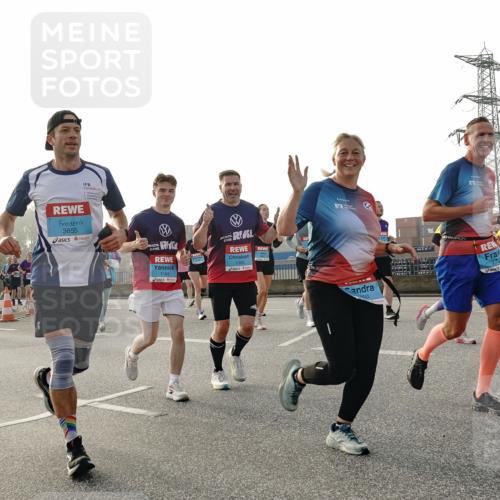 03.10.2026 - Köhlbrandbrückenlauf Michael Burmester http://msf.ph/oto/10766581 03.10.2026 09:22:14 Position 3 3855, 1163, 1162, 272 meine-sportfotos.de