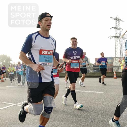 03.10.2026 - Köhlbrandbrückenlauf Michael Burmester http://msf.ph/oto/10766592 03.10.2026 09:22:15 Position 3 3855, 1162, 1637 meine-sportfotos.de