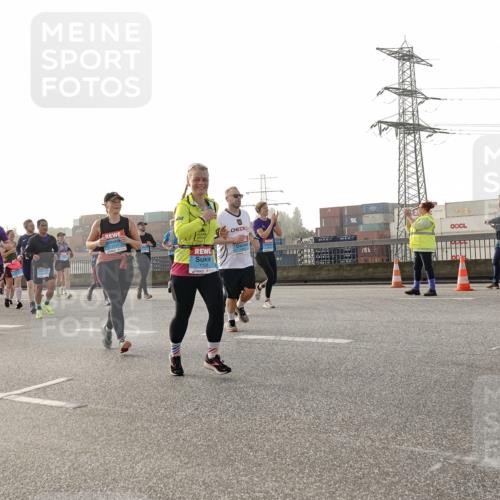 03.10.2026 - Köhlbrandbrückenlauf Michael Burmester http://msf.ph/oto/10766621 03.10.2026 09:22:19 Position 3 1117, 1106, 3 meine-sportfotos.de