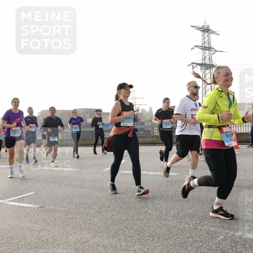 03.10.2026 - Köhlbrandbrückenlauf Michael Burmester http://msf.ph/oto/10766635 03.10.2026 09:22:20 Position 3 1117, 3 meine-sportfotos.de