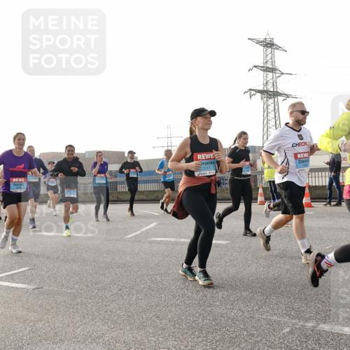 03.10.2026 - Köhlbrandbrückenlauf Michael Burmester http://msf.ph/oto/10766641 03.10.2026 09:22:21 Position 3 1117, 3, 1106 meine-sportfotos.de