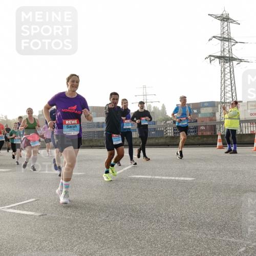 03.10.2026 - Köhlbrandbrückenlauf Michael Burmester http://msf.ph/oto/10766643 03.10.2026 09:22:21 Position 3 2878, 1 meine-sportfotos.de