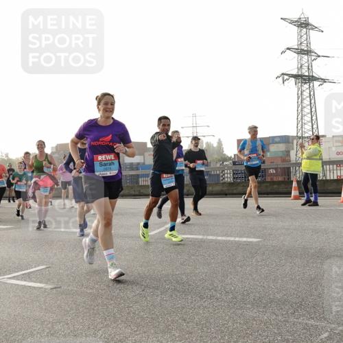 03.10.2026 - Köhlbrandbrückenlauf Michael Burmester http://msf.ph/oto/10766645 03.10.2026 09:22:21 Position 3 2878, 3333, 1 meine-sportfotos.de