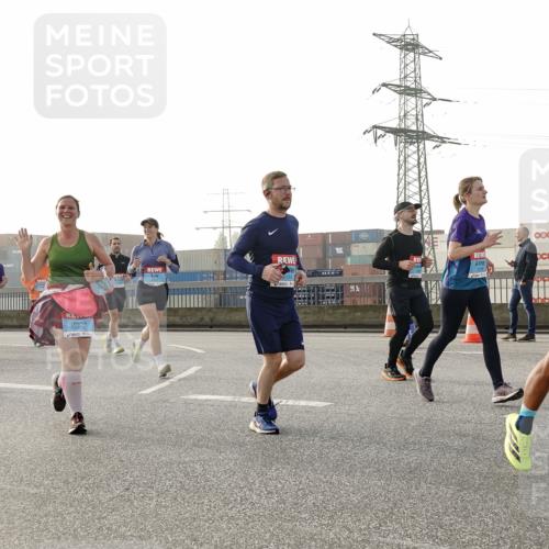 03.10.2026 - Köhlbrandbrückenlauf Michael Burmester http://msf.ph/oto/10766653 03.10.2026 09:22:23 Position 3 3, 3555 meine-sportfotos.de