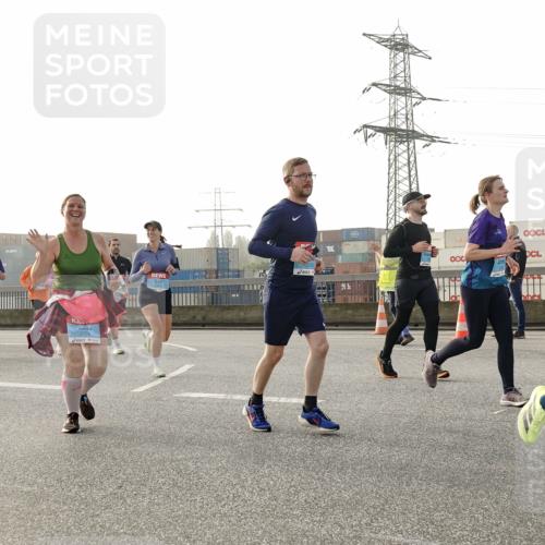 03.10.2026 - Köhlbrandbrückenlauf Michael Burmester http://msf.ph/oto/10766655 03.10.2026 09:22:23 Position 3 3, 3555 meine-sportfotos.de