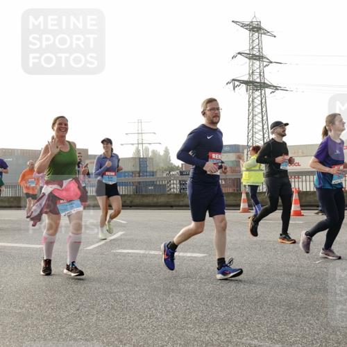 03.10.2026 - Köhlbrandbrückenlauf Michael Burmester http://msf.ph/oto/10766657 03.10.2026 09:22:23 Position 3 7, 3 meine-sportfotos.de