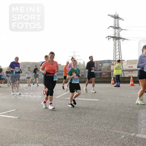 03.10.2026 - Köhlbrandbrückenlauf Michael Burmester http://msf.ph/oto/10766667 03.10.2026 09:22:25 Position 3 1230, 3 meine-sportfotos.de