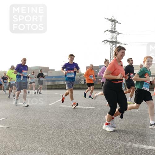 03.10.2026 - Köhlbrandbrückenlauf Michael Burmester http://msf.ph/oto/10766677 03.10.2026 09:22:26 Position 3 2364, 3, 12 meine-sportfotos.de