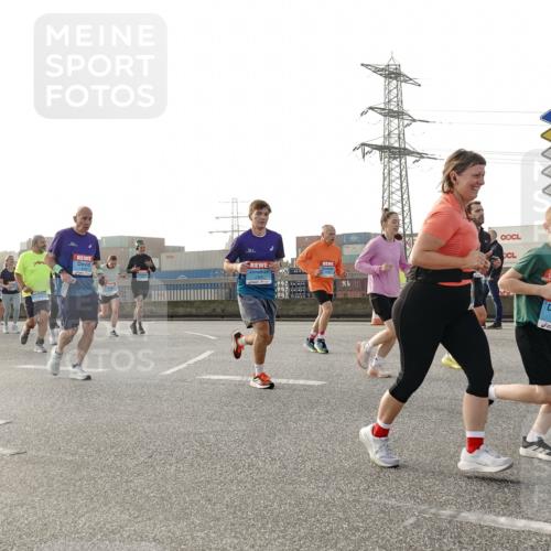 03.10.2026 - Köhlbrandbrückenlauf Michael Burmester http://msf.ph/oto/10766679 03.10.2026 09:22:26 Position 3 123 meine-sportfotos.de