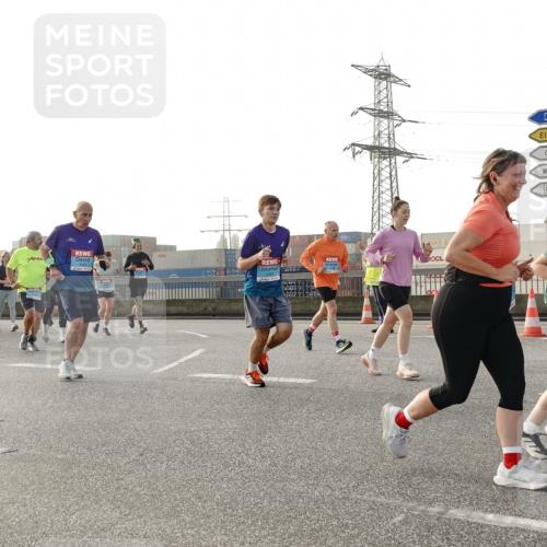 03.10.2026 - Köhlbrandbrückenlauf Michael Burmester http://msf.ph/oto/10766681 03.10.2026 09:22:26 Position 3 3, 1230 meine-sportfotos.de