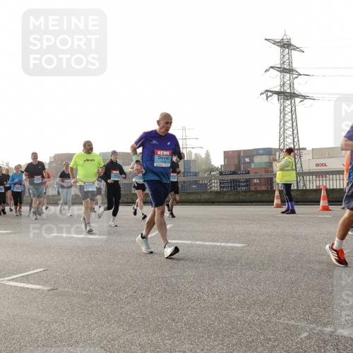 03.10.2026 - Köhlbrandbrückenlauf Michael Burmester http://msf.ph/oto/10766686 03.10.2026 09:22:27 Position 3 3 meine-sportfotos.de