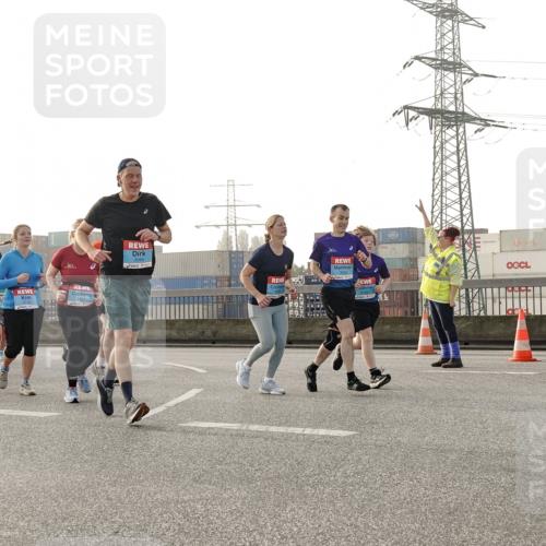 03.10.2026 - Köhlbrandbrückenlauf Michael Burmester http://msf.ph/oto/10766710 03.10.2026 09:22:30 Position 3  meine-sportfotos.de