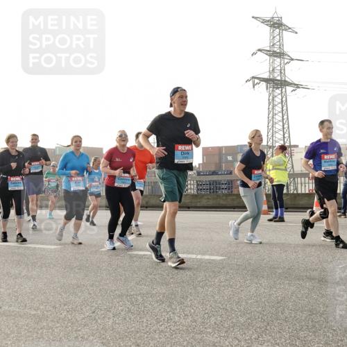03.10.2026 - Köhlbrandbrückenlauf Michael Burmester http://msf.ph/oto/10766718 03.10.2026 09:22:30 Position 3 1107, 1957 meine-sportfotos.de