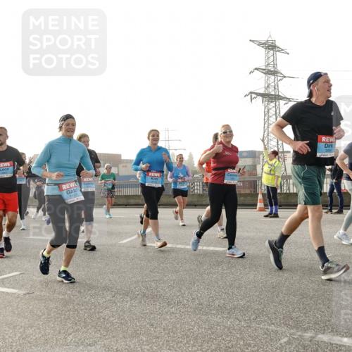 03.10.2026 - Köhlbrandbrückenlauf Michael Burmester http://msf.ph/oto/10766726 03.10.2026 09:22:31 Position 3 2857, 1107, 3084 meine-sportfotos.de