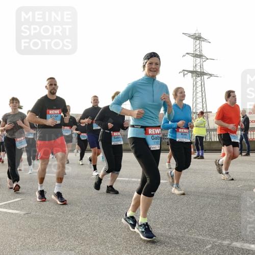 03.10.2026 - Köhlbrandbrückenlauf Michael Burmester http://msf.ph/oto/10766737 03.10.2026 09:22:32 Position 3 00, 3110, 1107 meine-sportfotos.de