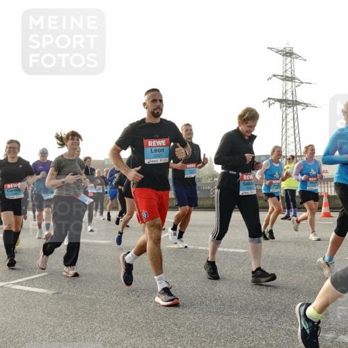03.10.2026 - Köhlbrandbrückenlauf Michael Burmester http://msf.ph/oto/10766739 03.10.2026 09:22:33 Position 3 1348, 2857, 2545, 1107 meine-sportfotos.de