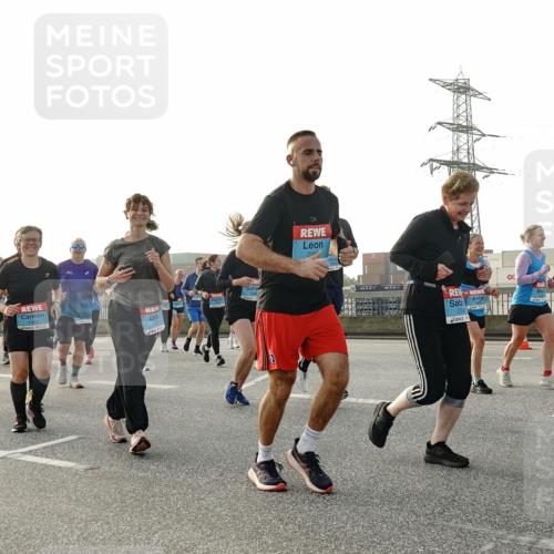 03.10.2026 - Köhlbrandbrückenlauf Michael Burmester http://msf.ph/oto/10766743 03.10.2026 09:22:33 Position 3 1348, 28, 3110 meine-sportfotos.de