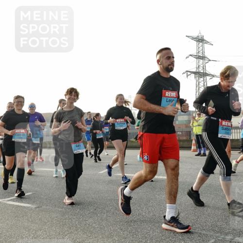 03.10.2026 - Köhlbrandbrückenlauf Michael Burmester http://msf.ph/oto/10766747 03.10.2026 09:22:33 Position 3 1348, 2545, 3 meine-sportfotos.de