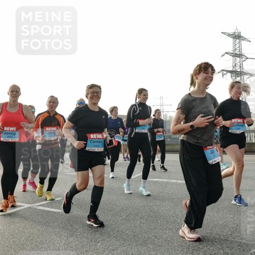 03.10.2026 - Köhlbrandbrückenlauf Michael Burmester http://msf.ph/oto/10766754 03.10.2026 09:22:34 Position 3 1602, 1348, 1386 meine-sportfotos.de