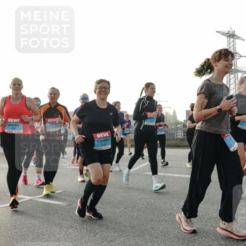 03.10.2026 - Köhlbrandbrückenlauf Michael Burmester http://msf.ph/oto/10766756 03.10.2026 09:22:34 Position 3 1602, 1348, 1386 meine-sportfotos.de