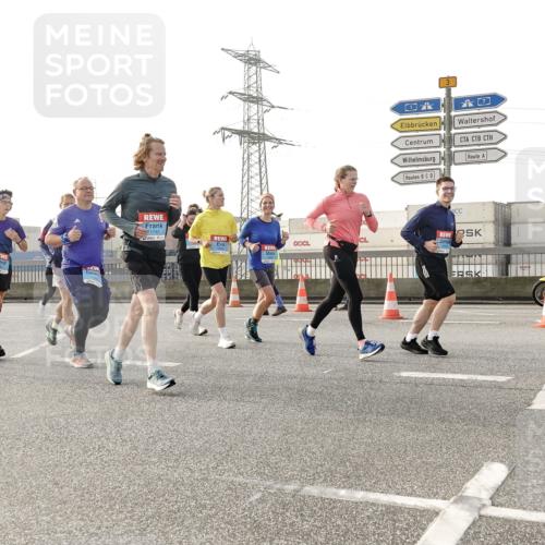 03.10.2026 - Köhlbrandbrückenlauf Michael Burmester http://msf.ph/oto/10766788 03.10.2026 09:22:44 Position 3 3 meine-sportfotos.de