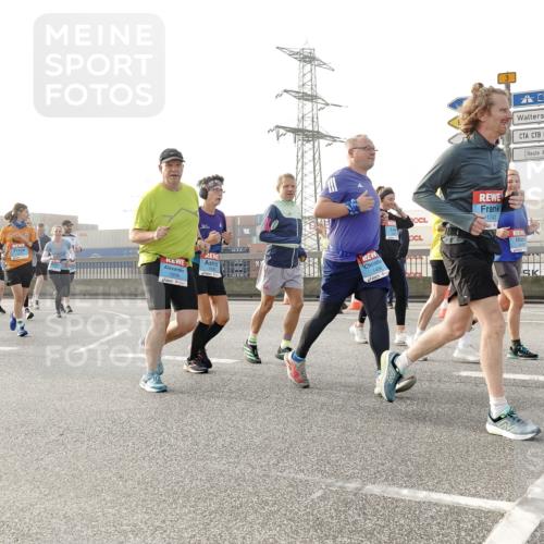 03.10.2026 - Köhlbrandbrückenlauf Michael Burmester http://msf.ph/oto/10766796 03.10.2026 09:22:45 Position 3 1076, 1408, 1743, 3 meine-sportfotos.de