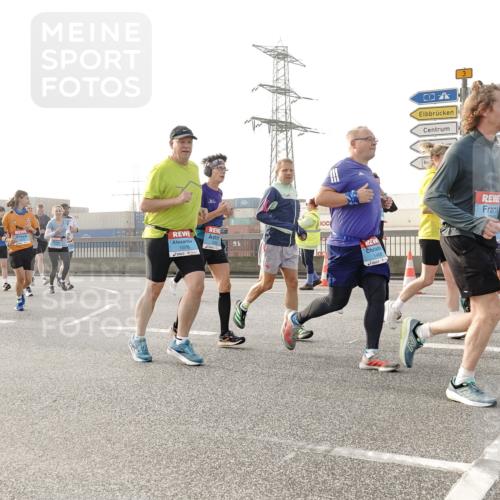 03.10.2026 - Köhlbrandbrückenlauf Michael Burmester http://msf.ph/oto/10766798 03.10.2026 09:22:45 Position 3 1076, 1408 meine-sportfotos.de