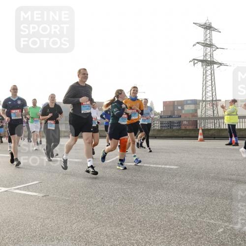 03.10.2026 - Köhlbrandbrückenlauf Michael Burmester http://msf.ph/oto/10766806 03.10.2026 09:22:46 Position 3  meine-sportfotos.de