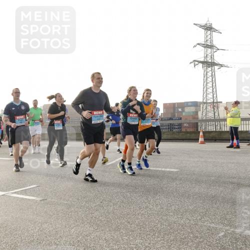 03.10.2026 - Köhlbrandbrückenlauf Michael Burmester http://msf.ph/oto/10766810 03.10.2026 09:22:46 Position 3  meine-sportfotos.de