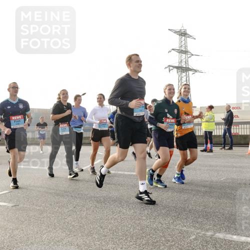 03.10.2026 - Köhlbrandbrückenlauf Michael Burmester http://msf.ph/oto/10766814 03.10.2026 09:22:47 Position 3 1, 3 meine-sportfotos.de