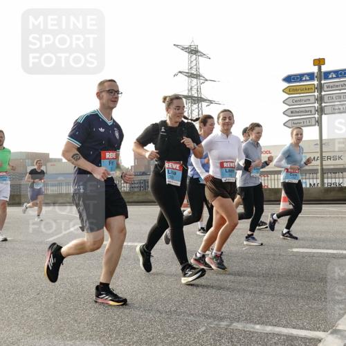 03.10.2026 - Köhlbrandbrückenlauf Michael Burmester http://msf.ph/oto/10766829 03.10.2026 09:22:48 Position 3 305 meine-sportfotos.de