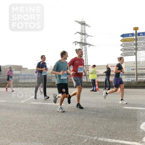 03.10.2026 - Köhlbrandbrückenlauf Michael Burmester http://msf.ph/oto/10766853 03.10.2026 09:22:51 Position 3 1571, 3 meine-sportfotos.de