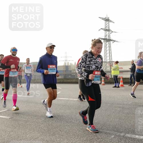03.10.2026 - Köhlbrandbrückenlauf Michael Burmester http://msf.ph/oto/10766883 03.10.2026 09:22:56 Position 3 1974, 2894, 26 meine-sportfotos.de