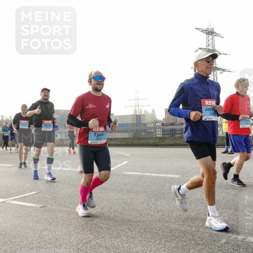 03.10.2026 - Köhlbrandbrückenlauf Michael Burmester http://msf.ph/oto/10766885 03.10.2026 09:22:56 Position 3 1974, 2894 meine-sportfotos.de