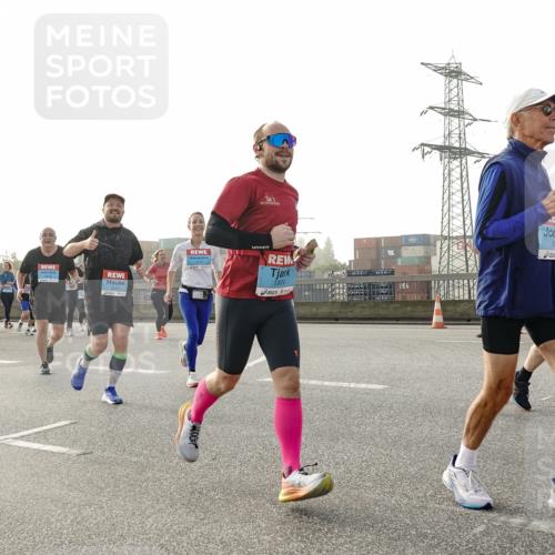 03.10.2026 - Köhlbrandbrückenlauf Michael Burmester http://msf.ph/oto/10766889 03.10.2026 09:22:56 Position 3 229, 1974, 3 meine-sportfotos.de