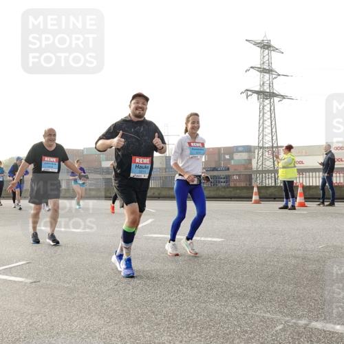 03.10.2026 - Köhlbrandbrückenlauf Michael Burmester http://msf.ph/oto/10766897 03.10.2026 09:22:57 Position 3 3215, 1017, 3 meine-sportfotos.de