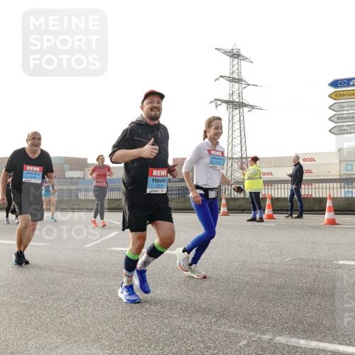 03.10.2026 - Köhlbrandbrückenlauf Michael Burmester http://msf.ph/oto/10766903 03.10.2026 09:22:58 Position 3 1016, 3215, 75, 3 meine-sportfotos.de