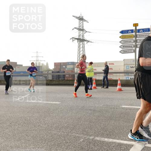 03.10.2026 - Köhlbrandbrückenlauf Michael Burmester http://msf.ph/oto/10766916 03.10.2026 09:22:59 Position 3 3 meine-sportfotos.de