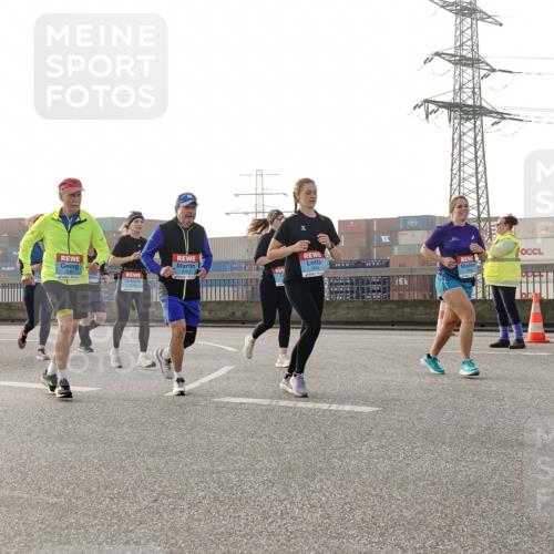 03.10.2026 - Köhlbrandbrückenlauf Michael Burmester http://msf.ph/oto/10766922 03.10.2026 09:23:01 Position 3 1 meine-sportfotos.de