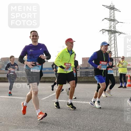 03.10.2026 - Köhlbrandbrückenlauf Michael Burmester http://msf.ph/oto/10766928 03.10.2026 09:23:02 Position 3 2711, 3062, 1 meine-sportfotos.de