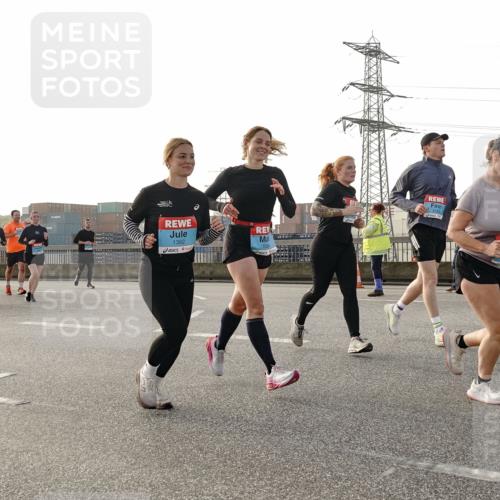 03.10.2026 - Köhlbrandbrückenlauf Michael Burmester http://msf.ph/oto/10766964 03.10.2026 09:23:07 Position 3 1362, 130, 3183 meine-sportfotos.de