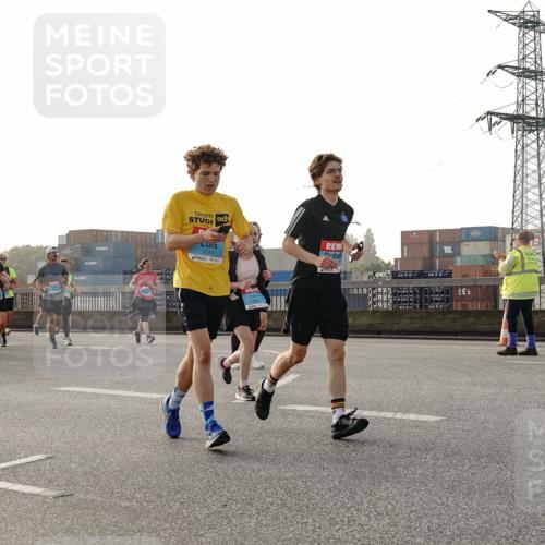 03.10.2026 - Köhlbrandbrückenlauf Michael Burmester http://msf.ph/oto/10766985 03.10.2026 09:23:12 Position 3  meine-sportfotos.de