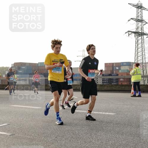 03.10.2026 - Köhlbrandbrückenlauf Michael Burmester http://msf.ph/oto/10766987 03.10.2026 09:23:13 Position 3 3586, 3517 meine-sportfotos.de