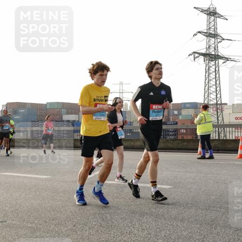 03.10.2026 - Köhlbrandbrückenlauf Michael Burmester http://msf.ph/oto/10766991 03.10.2026 09:23:13 Position 3 3517, 3586 meine-sportfotos.de