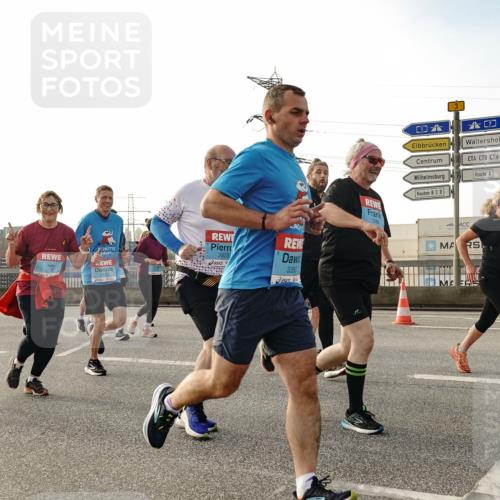03.10.2026 - Köhlbrandbrückenlauf Michael Burmester http://msf.ph/oto/10767068 03.10.2026 09:23:24 Position 3 1, 3, 2838, 2823, 3350, 3738 meine-sportfotos.de