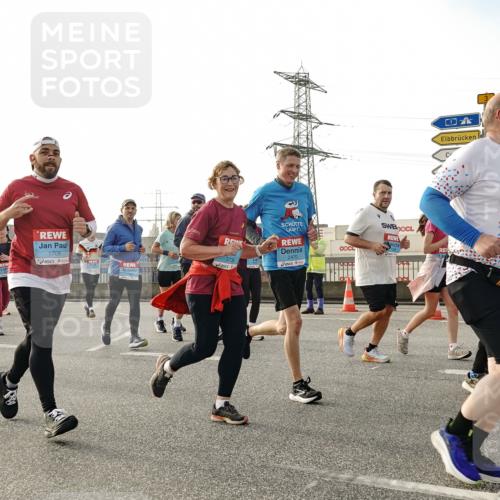 03.10.2026 - Köhlbrandbrückenlauf Michael Burmester http://msf.ph/oto/10767072 03.10.2026 09:23:25 Position 3 1708, 3738, 2470, 2823 meine-sportfotos.de